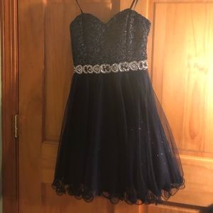 Size 1 , homecoming / wedding / formal dress.